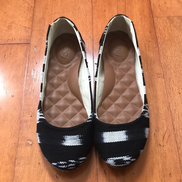 Reef Shoes - Reef Flats Womens Size 9